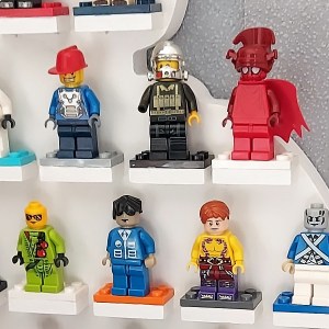 Organizér polička na LEGO figúrky postavičky - model PRESTIGE