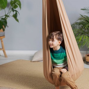 Závesná hojdačka látková do izby - hojdacia kvapka kukla