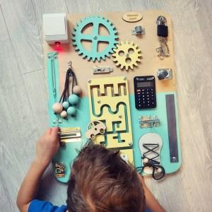 Montessori tabuľa (activity board) pre deti - manipulačná doska