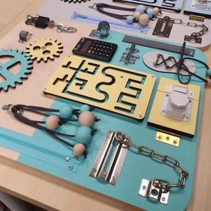 Montessori tabuľa (activity board) pre deti - manipulačná doska